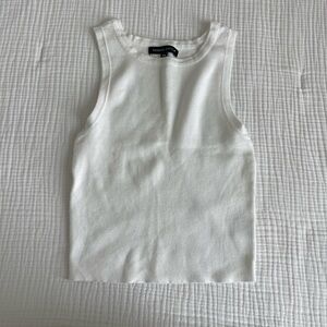 Kendall & Kylie white tank